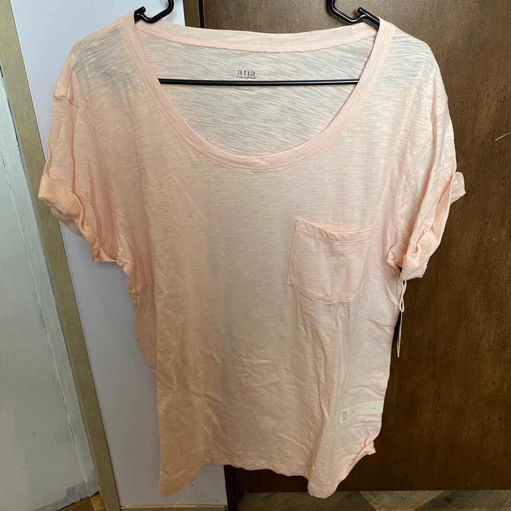 Light pink t shirt
